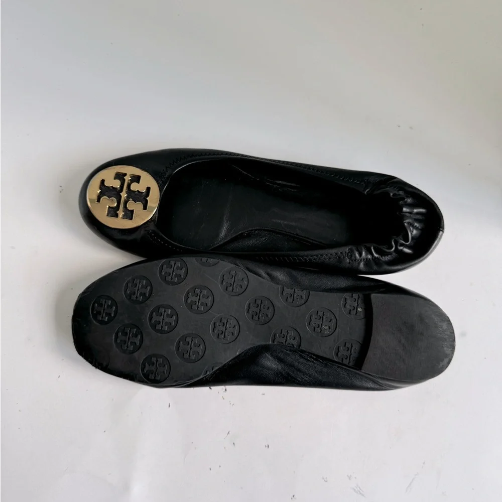 Tory Burch Black Minnie Reva leather Flats. Size 9